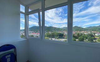 Apartament cu 2 camere, cu view superb, situat central - Poză 10