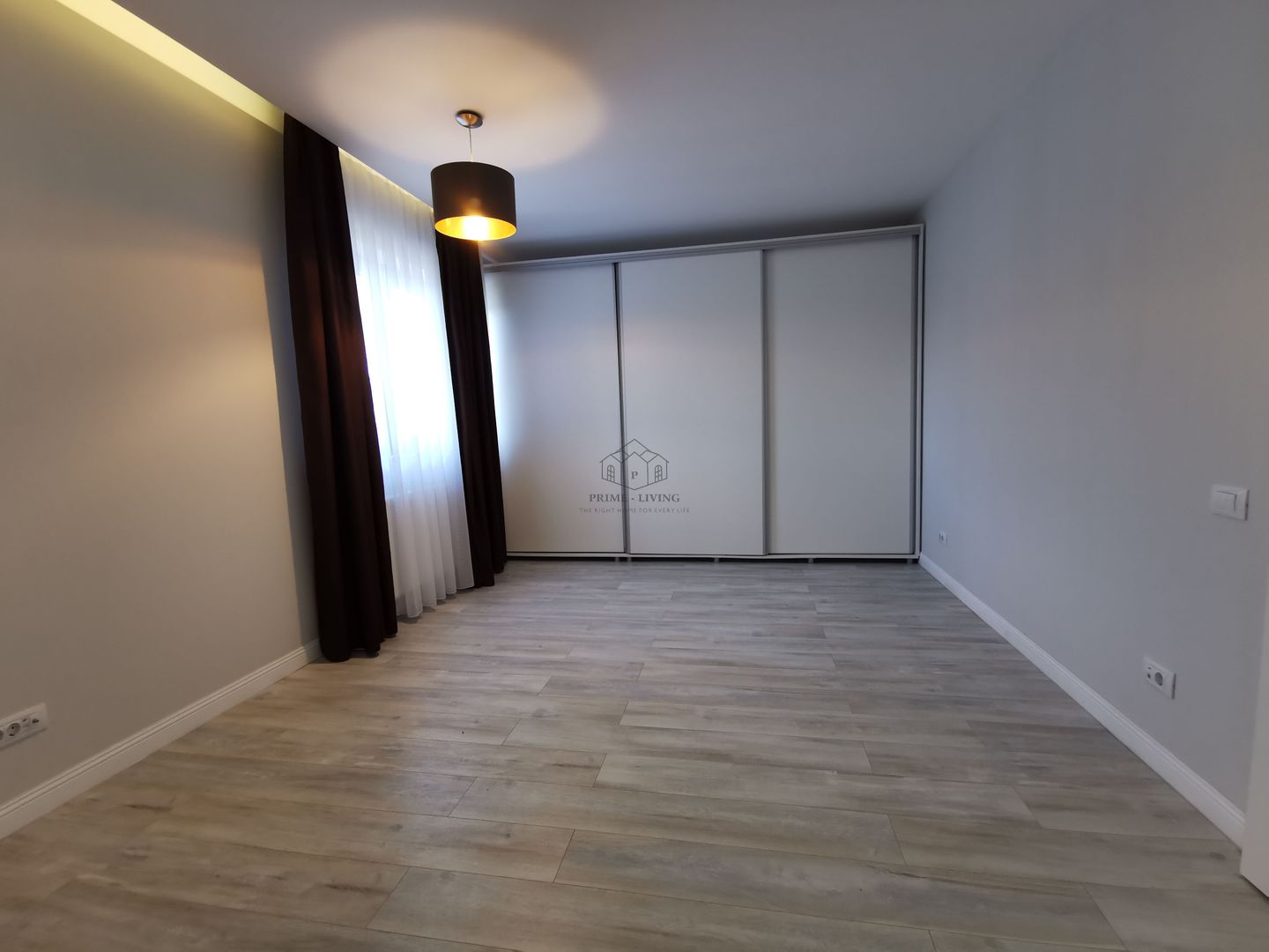 VILA SPATIOASA CU 4 CAMERE LA INCHIRIERE IN COMPLEX REZIDENTIAL OXFORD - Poză 5