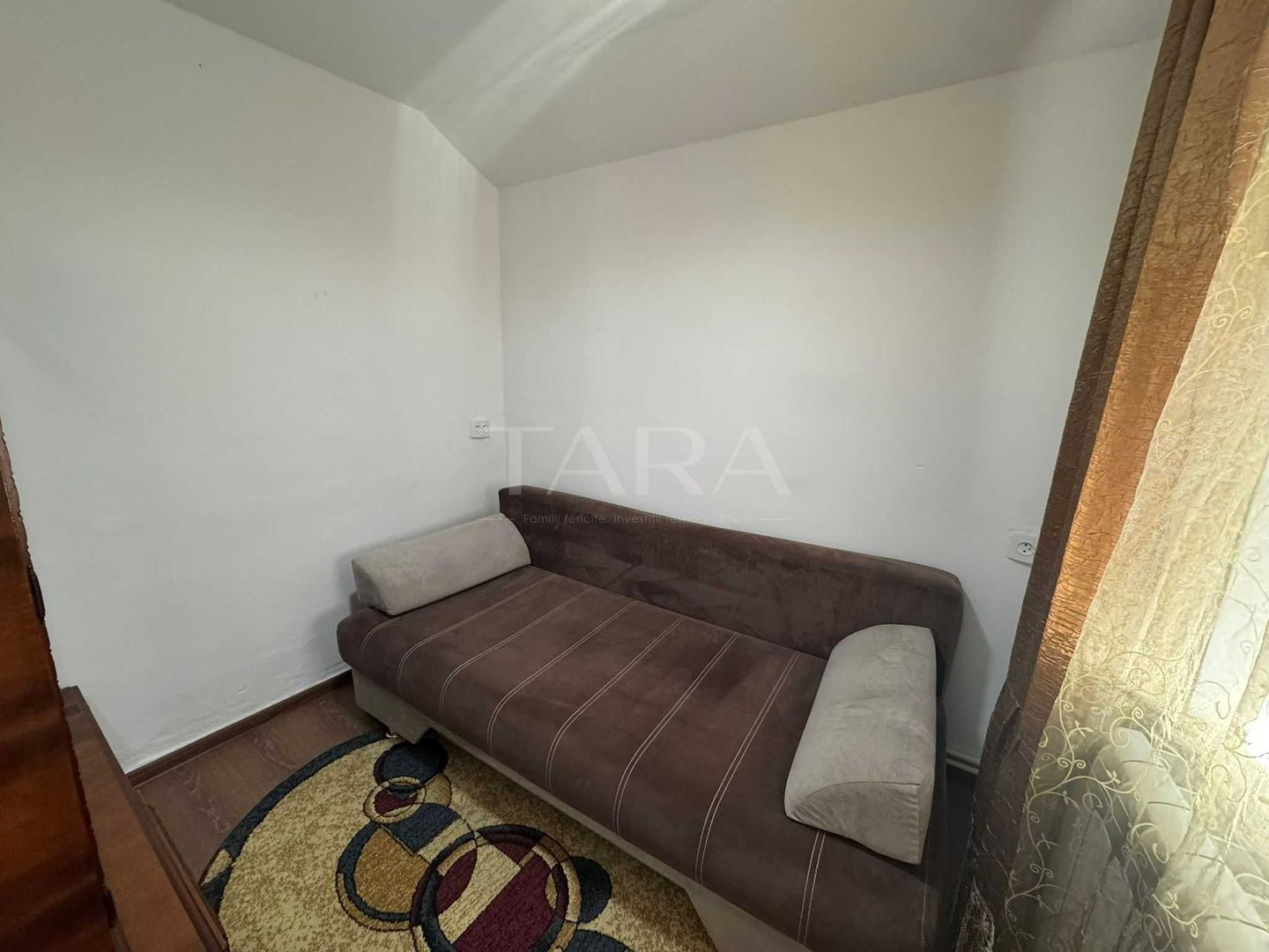 Apartament la casă, ultracentral – 2 camere și pivniță - Poză 4