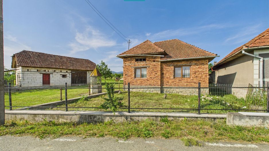 Casă cu teren de 4707 mp în Hălmăgel, județul Arad - Poză 21