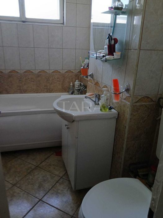 Apartament cu 3 camere, zona Bogdan Vodă - Poză 7