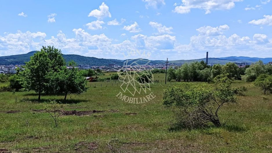 Teren intravilan 2000 mp-ideal constructie case-Zona Subcetate - Poză 1