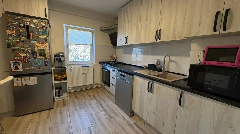 Apartament 3 camere calea Aradului cu centrala - Poză 2