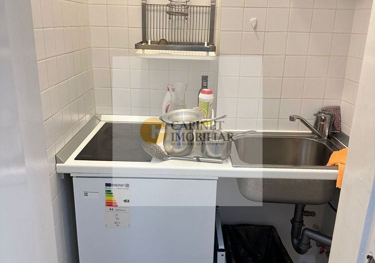 Garsoniera balcon frantuzesc -Universitate I Etaj 4 I Centrala proprie - Poză 5