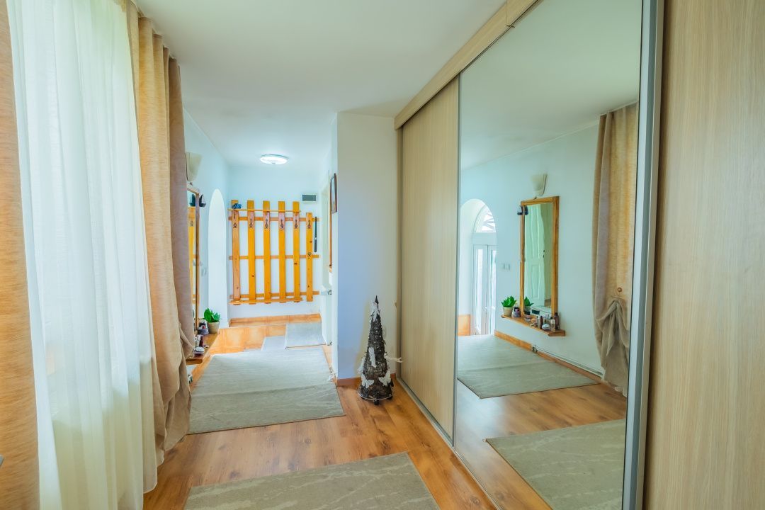 Casa individuala cu teren mare, vedere spre munti,  Avrig,  jud. Sibiu - Poză 1