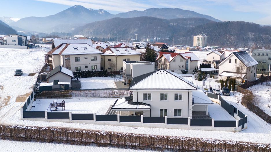 Casă ideală pentru familie în Brașov, Bunloc – spațioasă, luminoasă, priveliște - Poză 55