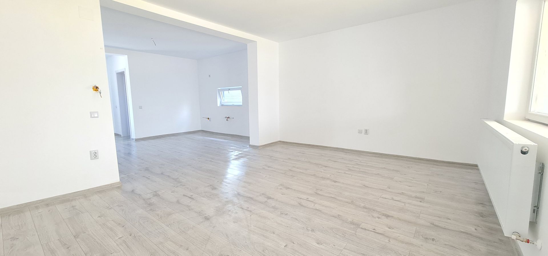 Casa finalizata intabulata in Cartier Izvor Tarlungeni Brasov - Poză 12