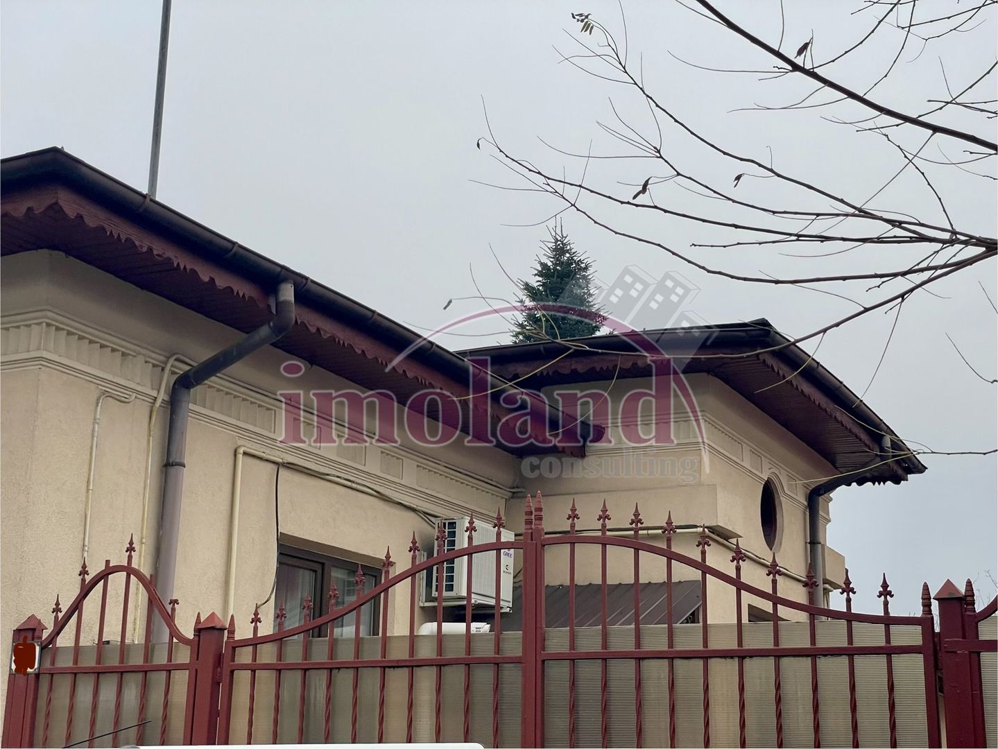 Casă parter 123 mp, complet renovată, curte generoasă, teren 400 mp - Giulesti - Poză 1