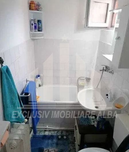 Apartament 2 camere decomandate | 37mp | Etaj 3 | Cetate - Poză 4