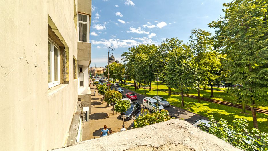 VÂNDUT Apartament Arad, zona ultracentrală, b-dul Revoluției. - Poză 2