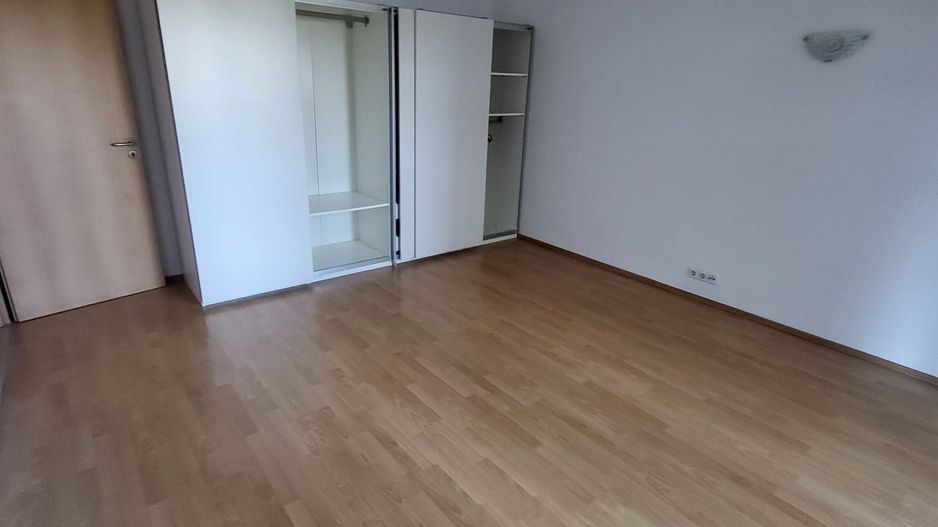 Ap 4 camere Dna Ghica Plaza, 2 locuri parcare, se accepta persoane straine,140mp - Poză 2