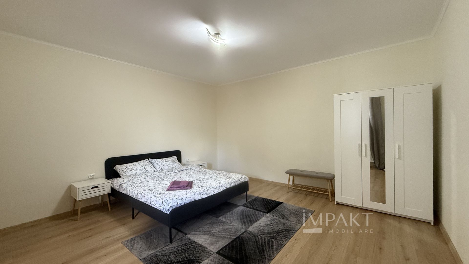 Apartament cu 3 camere si curte in Vila langa Parcul Central - Poză 5