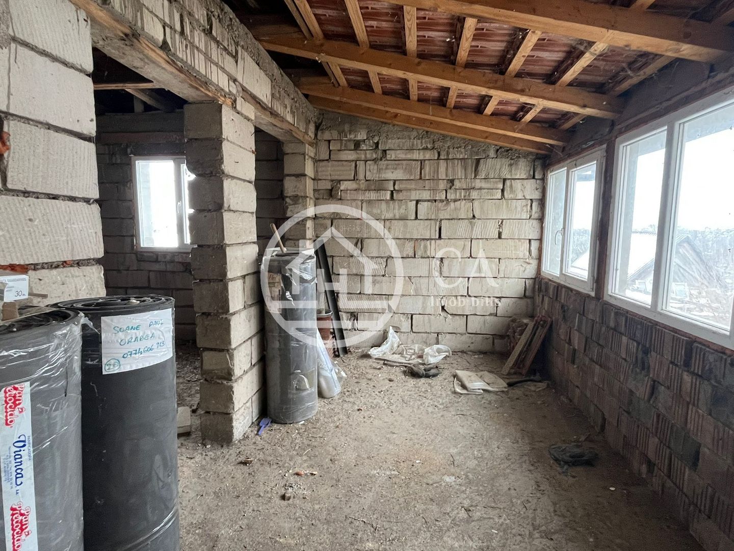 Casa de vanzare D+P+E+M cu 5 camere în Livada De Bihor - Poză 6