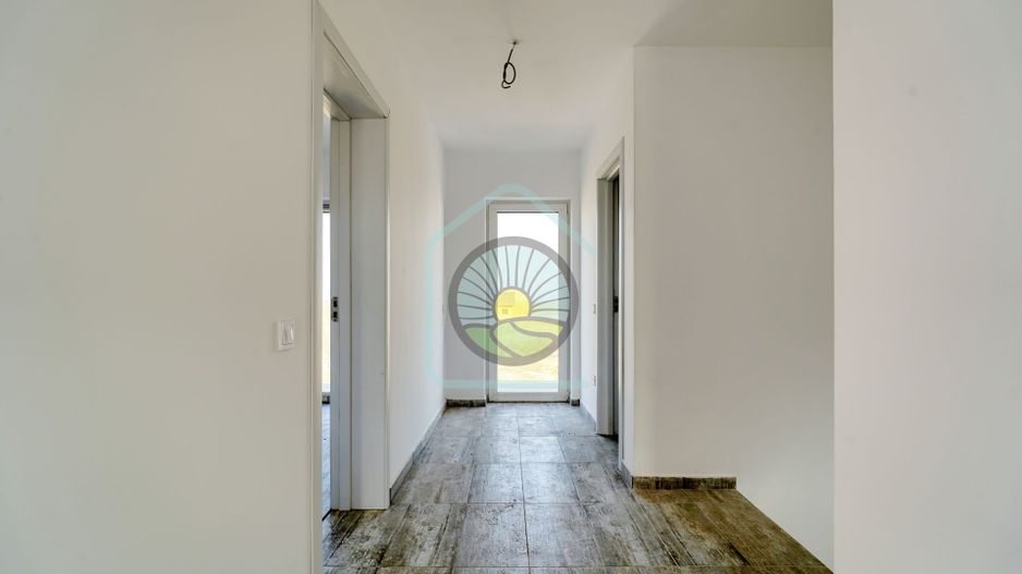 CASA  5 CAMERE IZVOR-TARLUNGENI - Poză 10