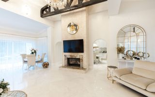 Vila deosebita langa pădure în Tunari - Poză 6