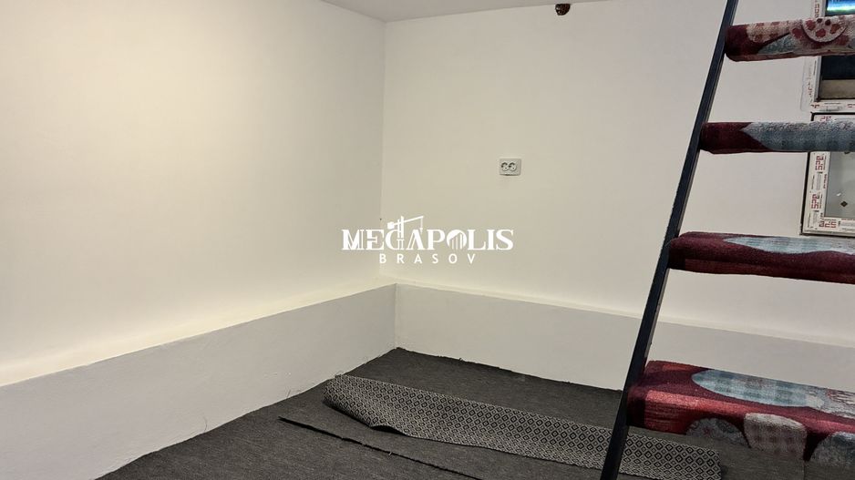 Cămin / Cameră 10 mp + demisol 10 mp  / Renovată - Poză 4