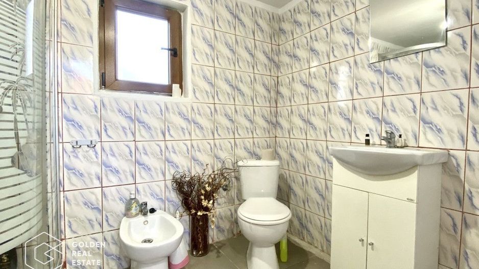 Casă de vânzare în Titu, jud. Dâmbovița, amenajată complet - Poză 14