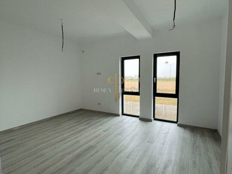 Casă tip înșiruită cu 3 camere de vânzare în Giroc - Poză 5