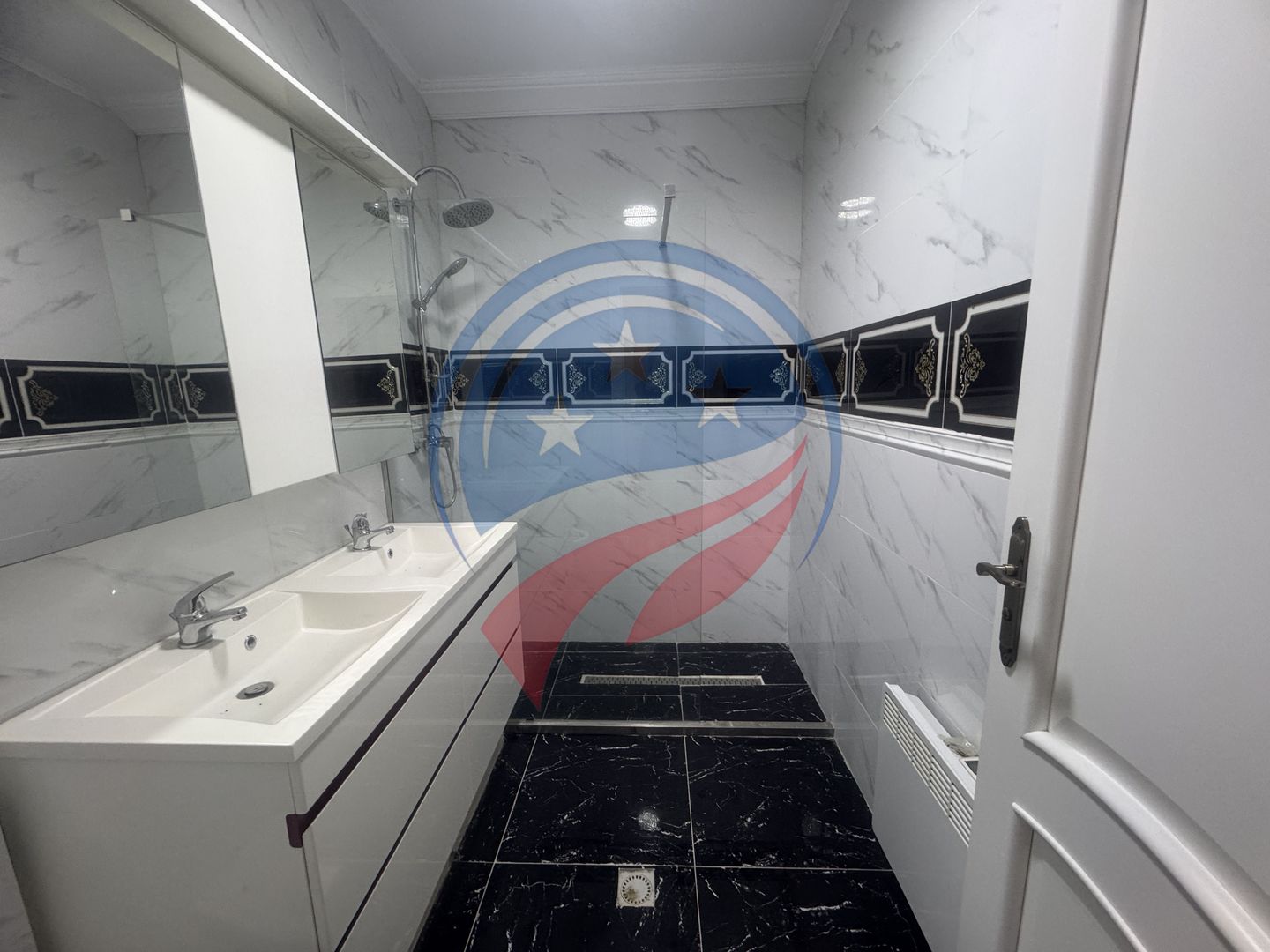 Spațiu de închiriat ultracentral – ideal pentru afacerea ta! - Poză 15