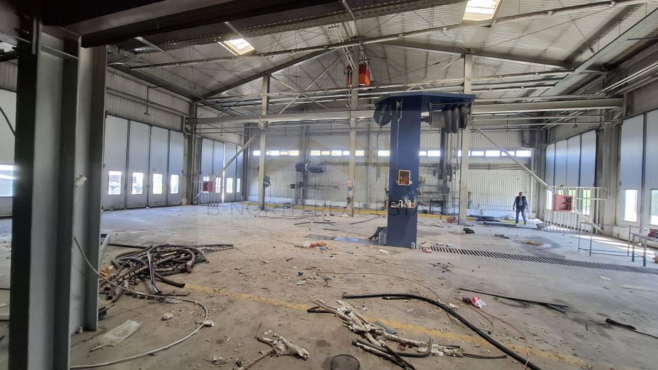Distribuție /productie 3800 mp -constructie /14.000 mp curte. - Poză 6