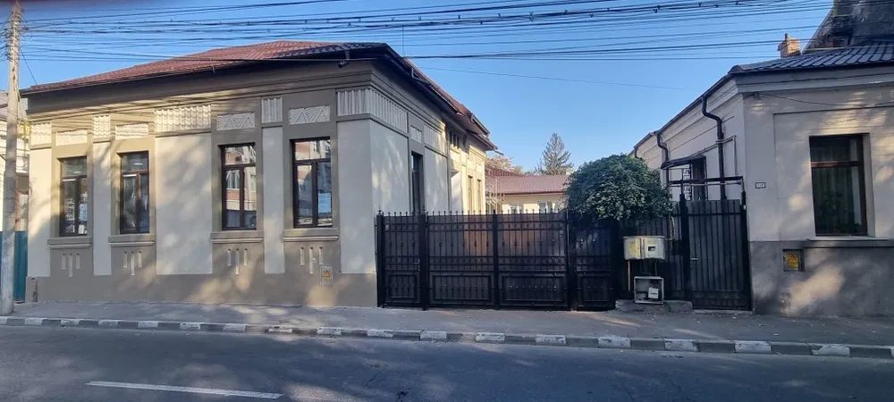 Casă Centrală Clasa A – ideală pentru birouri / clinică medicală – 350 mp constr - Poză 2