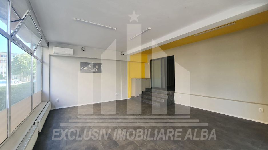 Spatiu comercial de inchiriat, Cetate - Poză 1