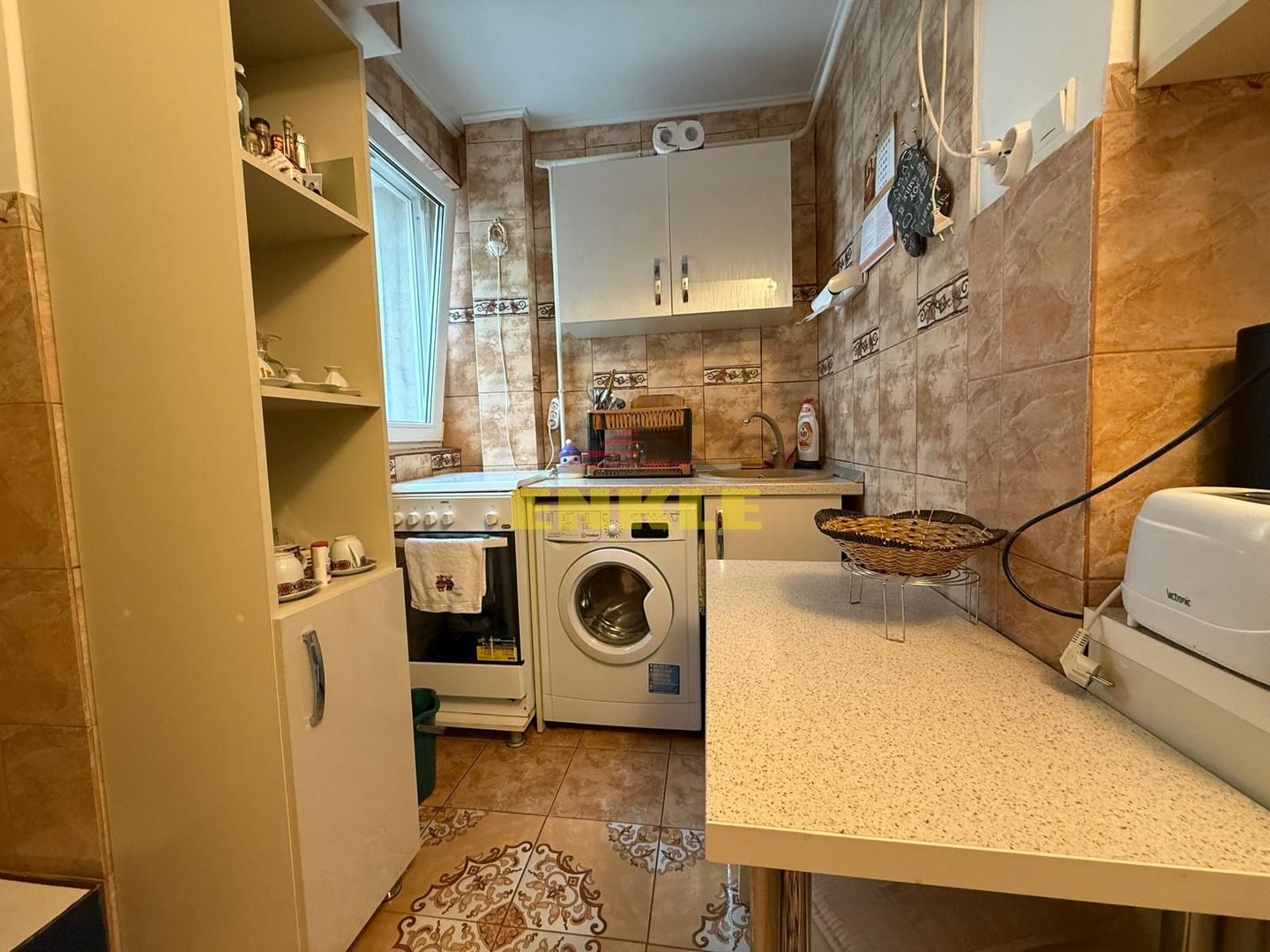 Vânzare garsonieră compartimentată în două camere - Poză 4