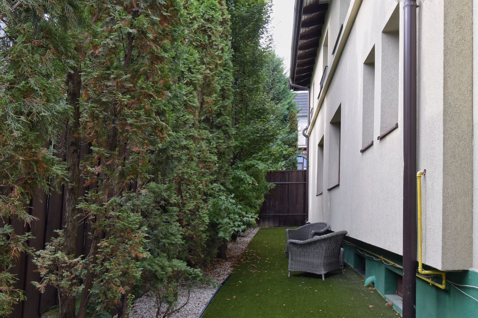 Casa cu 5 camere de inchiriat, zona Becas - Poză 25