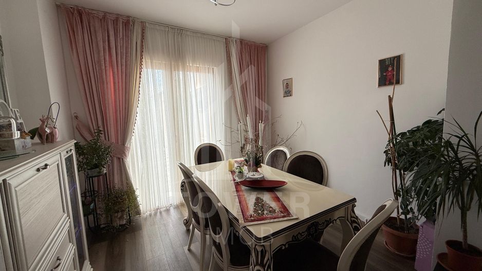 Super oportunitate! Casă spațioasă pe 3 niveluri + Vilă separată - Poză 3