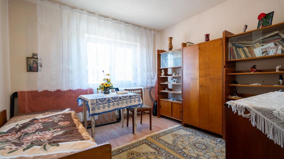 APARTAMENT CU 3 CAMERE DECOMANDAT ZONA ROGERIUS - Poză 3