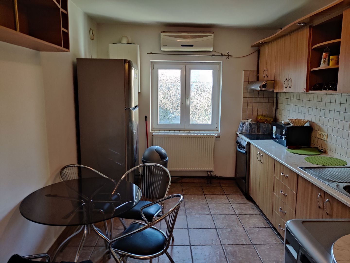 APARTAMENT  4 CAMERE C.ARADULUI 650 EURO - Poză 3