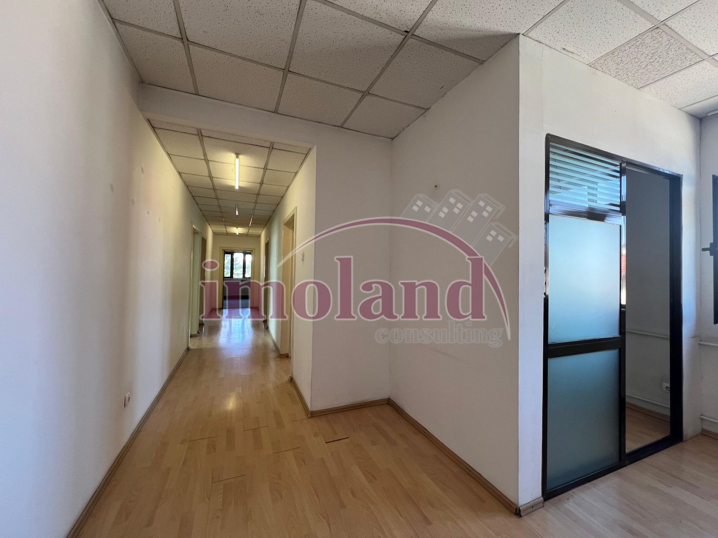 Casa 15 camere cu parcare mare - Jiului - Poză 14