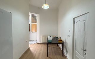 Apartament 2 camere,curte comuna/4 proprietari - Poză 8