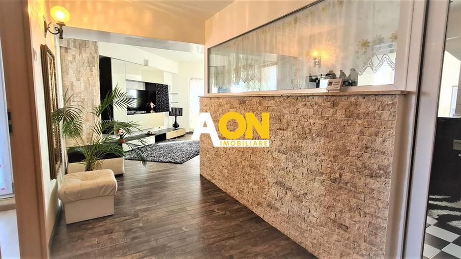 Apartament cu 4 Camere | Scara Interioara | Ultracentral | Terasa - Poză 2