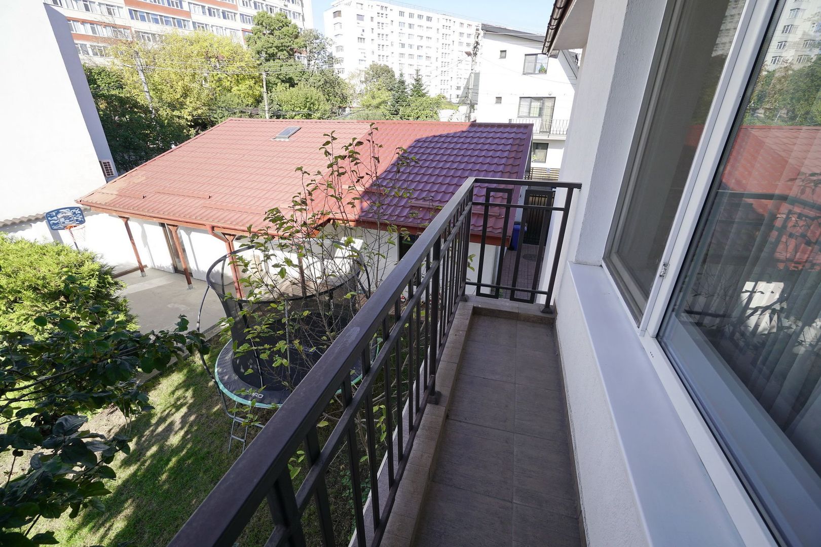 Brancoveanu  P+2, 8 cam, 6 dormitoare, 6 bai, 3 garaje teren 650 mp - Poză 38