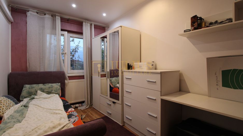 Zona Lipovei, 3 camere, centrala proprie. - Poză 5