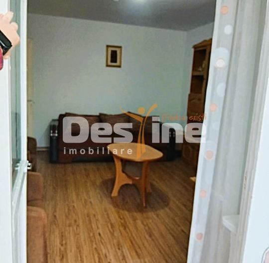 Apartament cu 3 camere de vanzare zona centrala - Poză 2