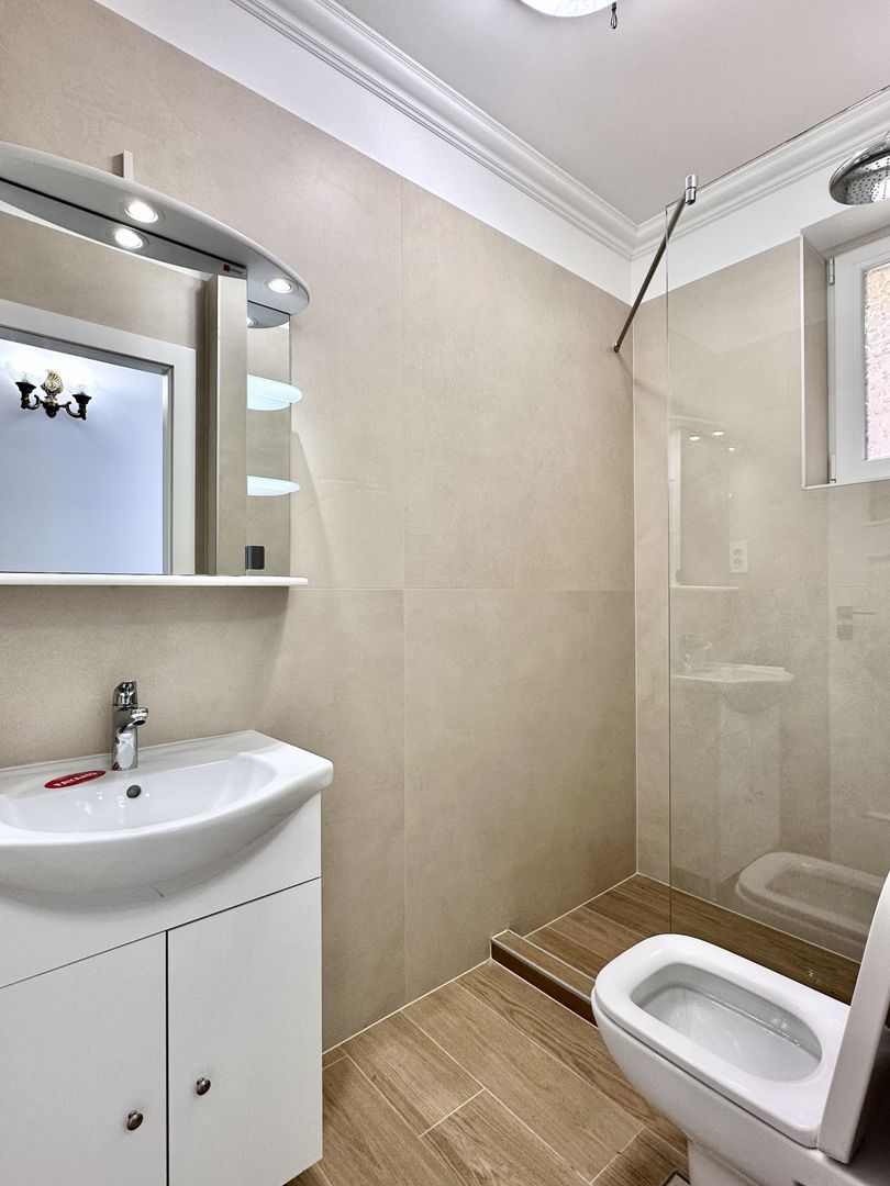 Casa de inchiriat, 3 camere, 3 bai, renovata, prima inchiriere. - Poză 13