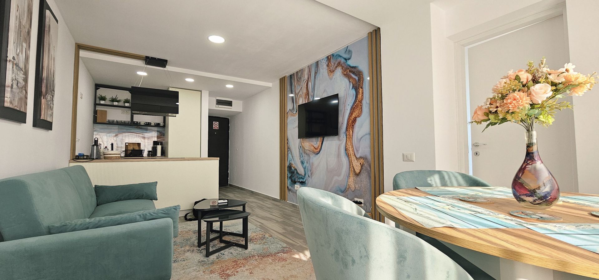 Sea View Olimp, Apartament 3 camere mobilat, vedere la mare - Poză 1