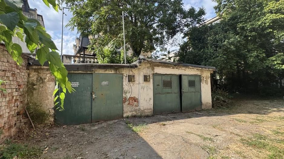 Garaje de vânzare 25 si 29 mp — Bd. C.D. Loga, Timișoara - Poză 1