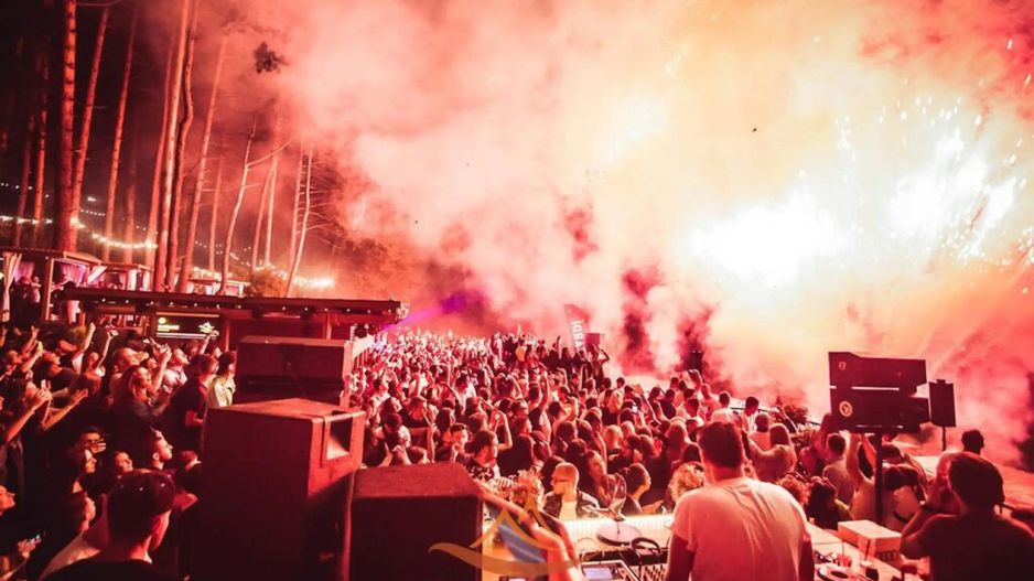 Investitie Valiug lacul Gozna Casa utilata 5 camere parau padure - Poză 23