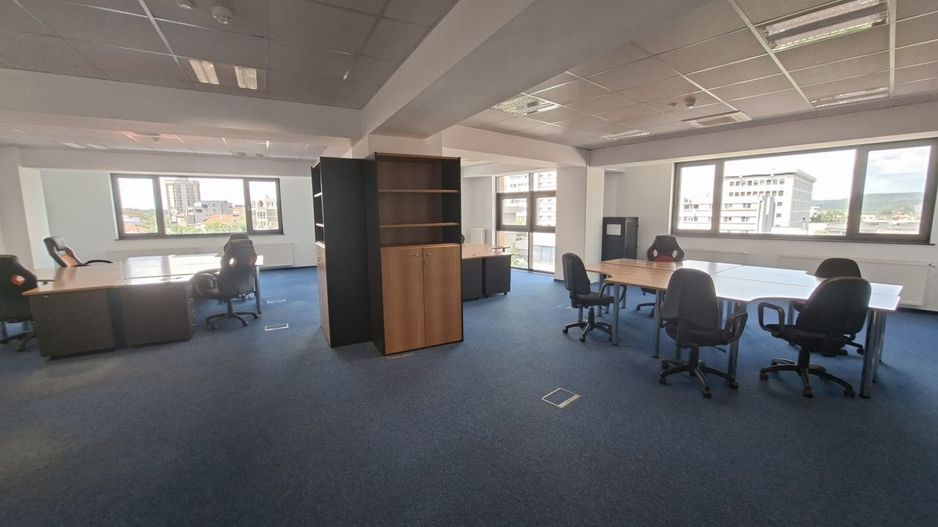 Spațiu Birouri Ultracentral Pitești 265 mp clasa A - Poză 5