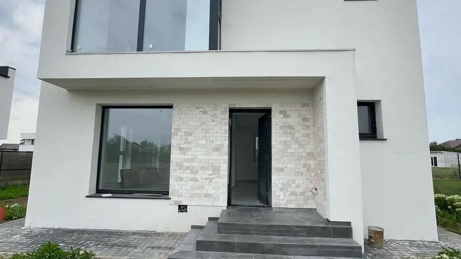 vila comuna berceni 4 camere - Poză 1