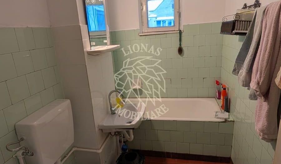 Apartament decomandat 4 camere 90 mp-balcon-Zona Centrala - Poză 7