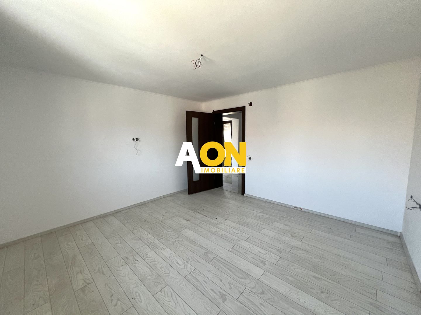 Casa individuala cu 4 camere, 2 bai, terasa, 800mp teren, Sp+P+1E - Poză 9