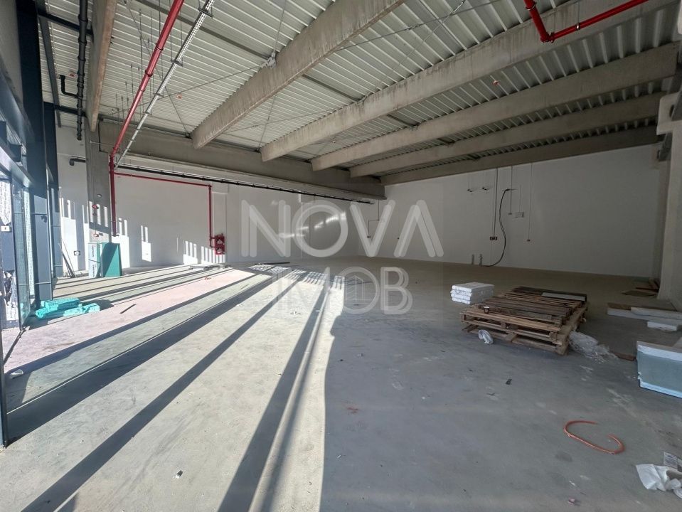 Spatiu comercial de inchiriat - Central, Cisnadie - de la 100 mp - Poză 3