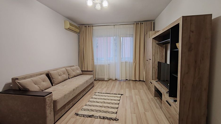 Apartament 2 camere decomandat 52 mp renovat Podu Ros 450 euro - Poză 1