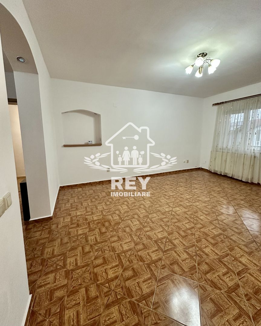 Apartament 4 camere cu garaj zona Strand- V.Aurie - Poză 19