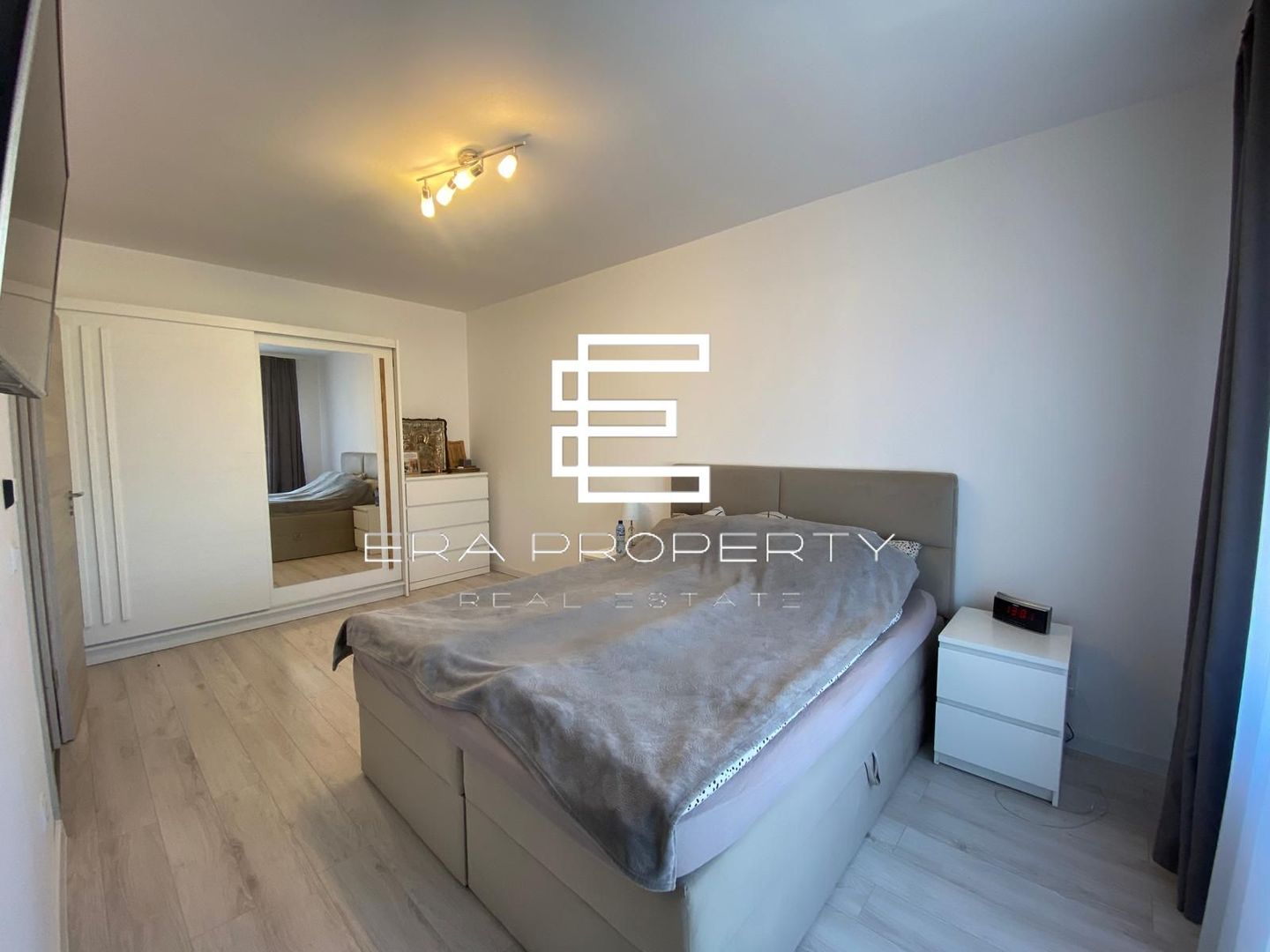 Duplex modern Șelimbăr cu panouri fotovoltaice – costuri minime la energie - Poză 7