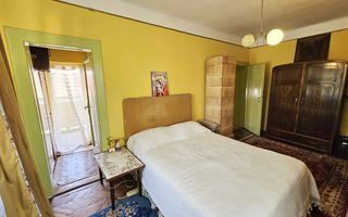 Casa situata in imediata apropiere a Cetatii - Poză 14